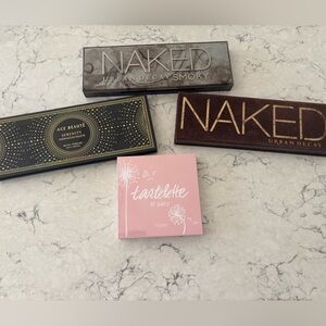 Eyeshadow pallet lot